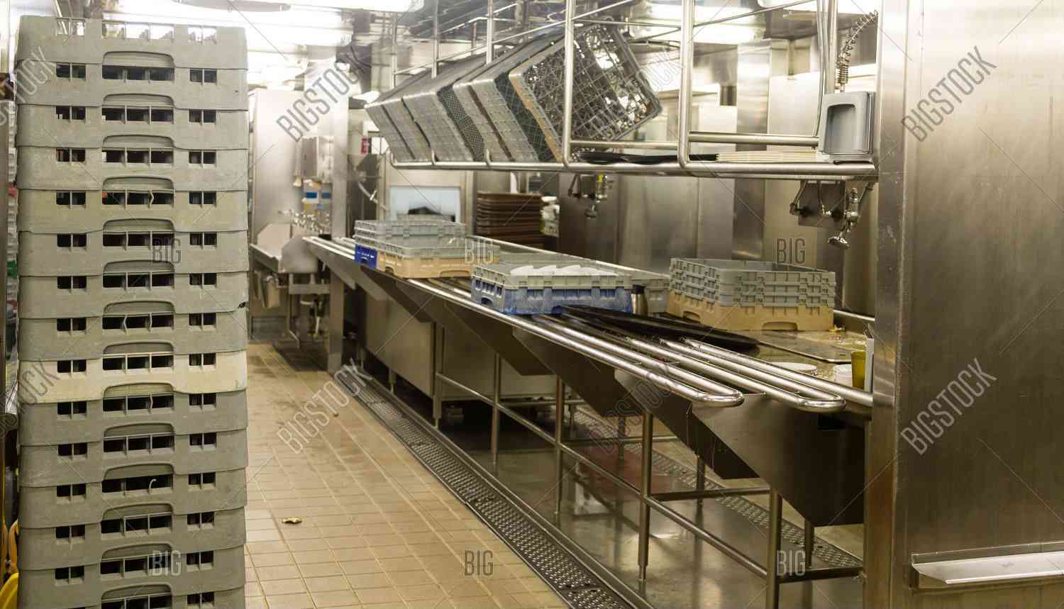 How to Minimize Lead Times When Ordering Custom Stainless Steel Equipment